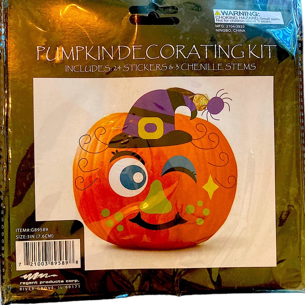 NWT Pumpkin Decorating Kit